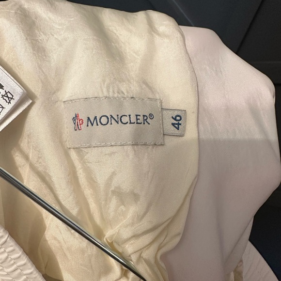 ▪️Women’s Moncler pull on jogger NWOT- small flaw - Picture 9 of 9